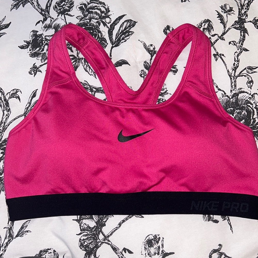 NIKE sports bra